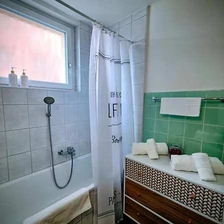 Quarto em Acomodações Particulares Elegant Near Montreux